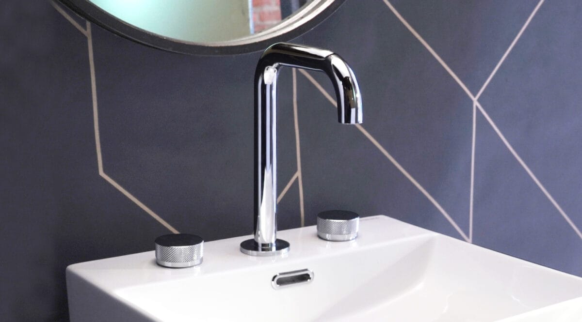 60-100C_Fabric-lavatorio-Cromo_1480x820_amb-1200x665